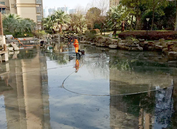 万年景观池淤泥清理